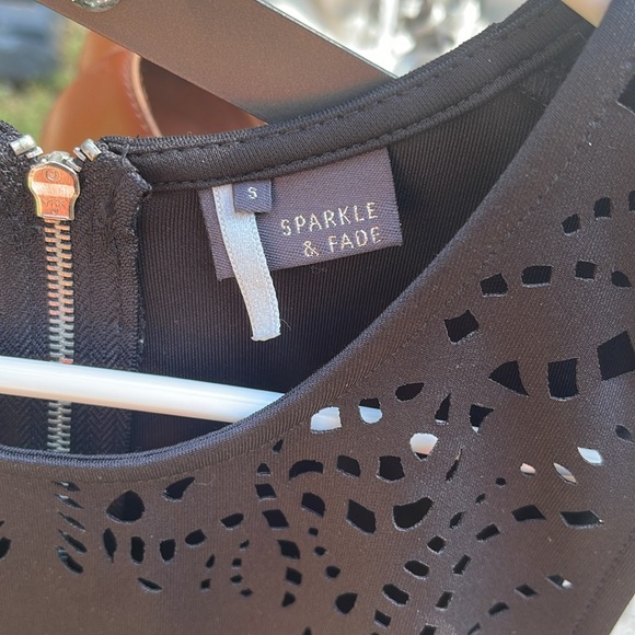 Black Sparkle & Fade crop top - Picture 3 of 3